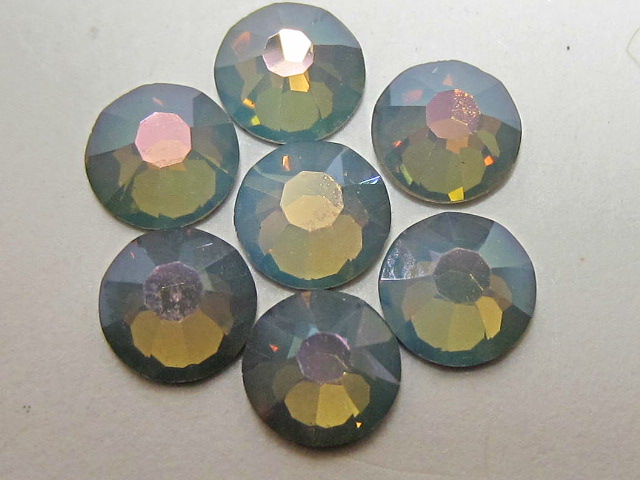 72 pcs. 20ss WHITE OPAL IRIS MIST (maxima) FLATBACK PRECIOSA Rhinestones